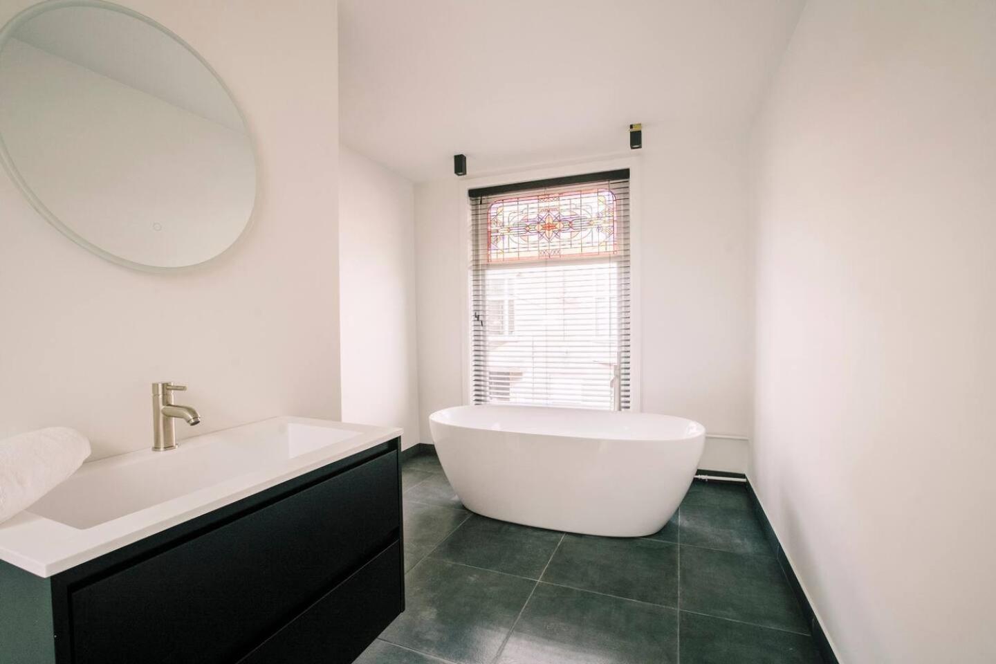 Xxl Loft With Bath Located Stadsvilla 提耳堡 外观 照片