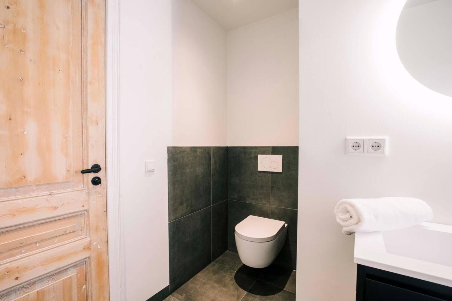 Xxl Loft With Bath Located Stadsvilla 提耳堡 外观 照片