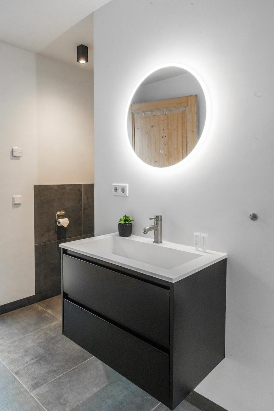 Xxl Loft With Bath Located Stadsvilla 提耳堡 外观 照片